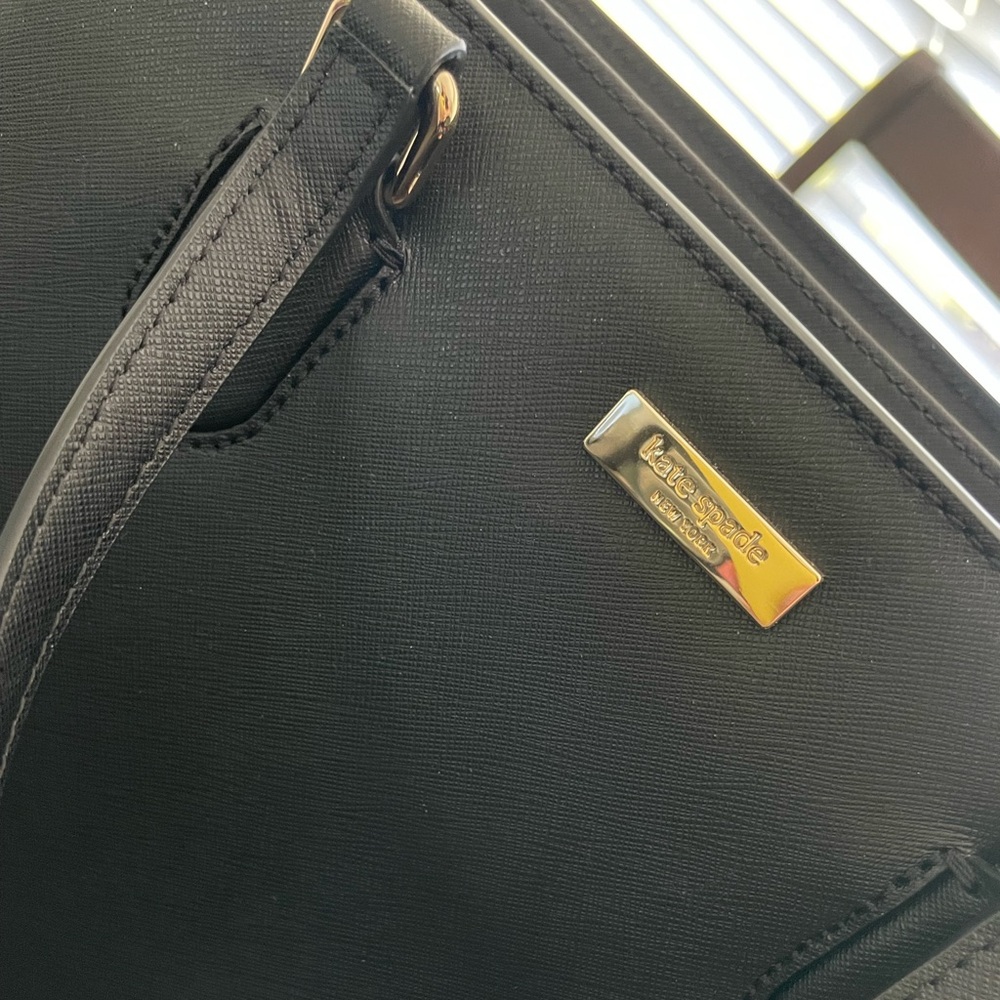 Like-new Kate Spade medium purse
